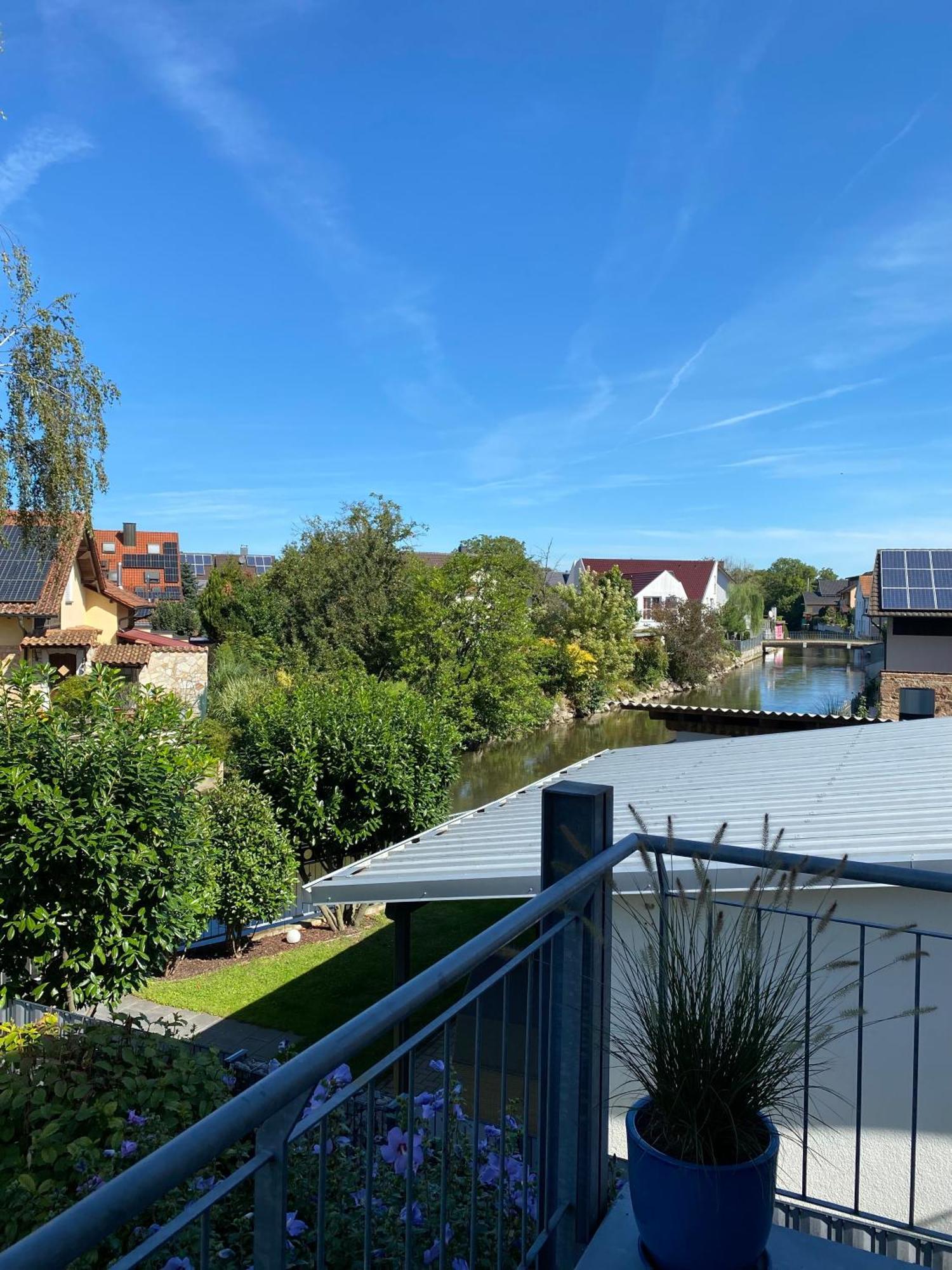 Harmony Apartment, Your In With Balcony & River-view, 5min To Europa-park * Rust